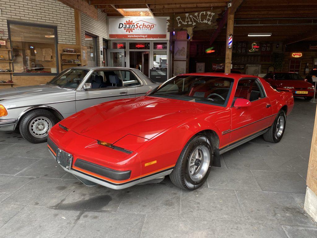 Pontiac Firebird 1986 2.8 Aut (6) Pontiac Firebird 1986 2.8 Aut (6)